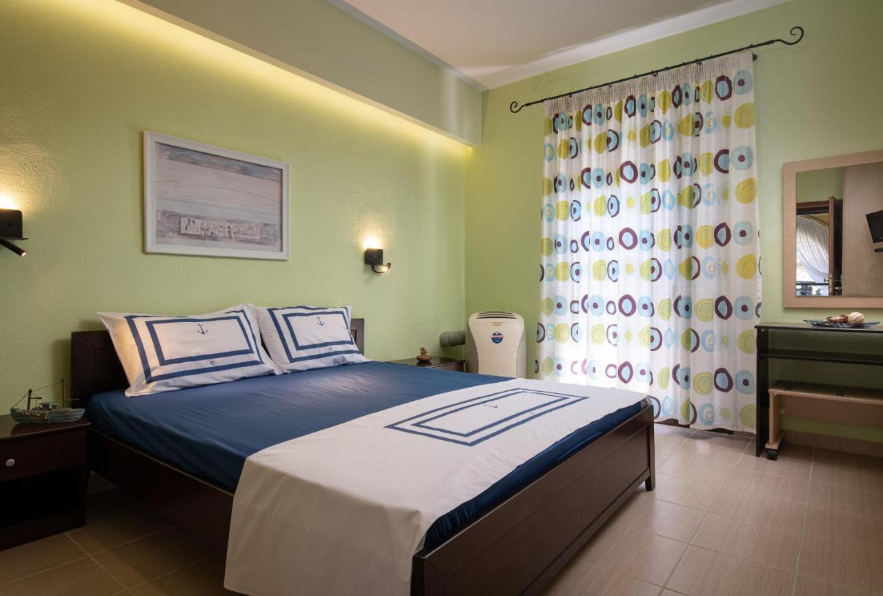 Niriides Hotel Porto Koufo Exterior photo