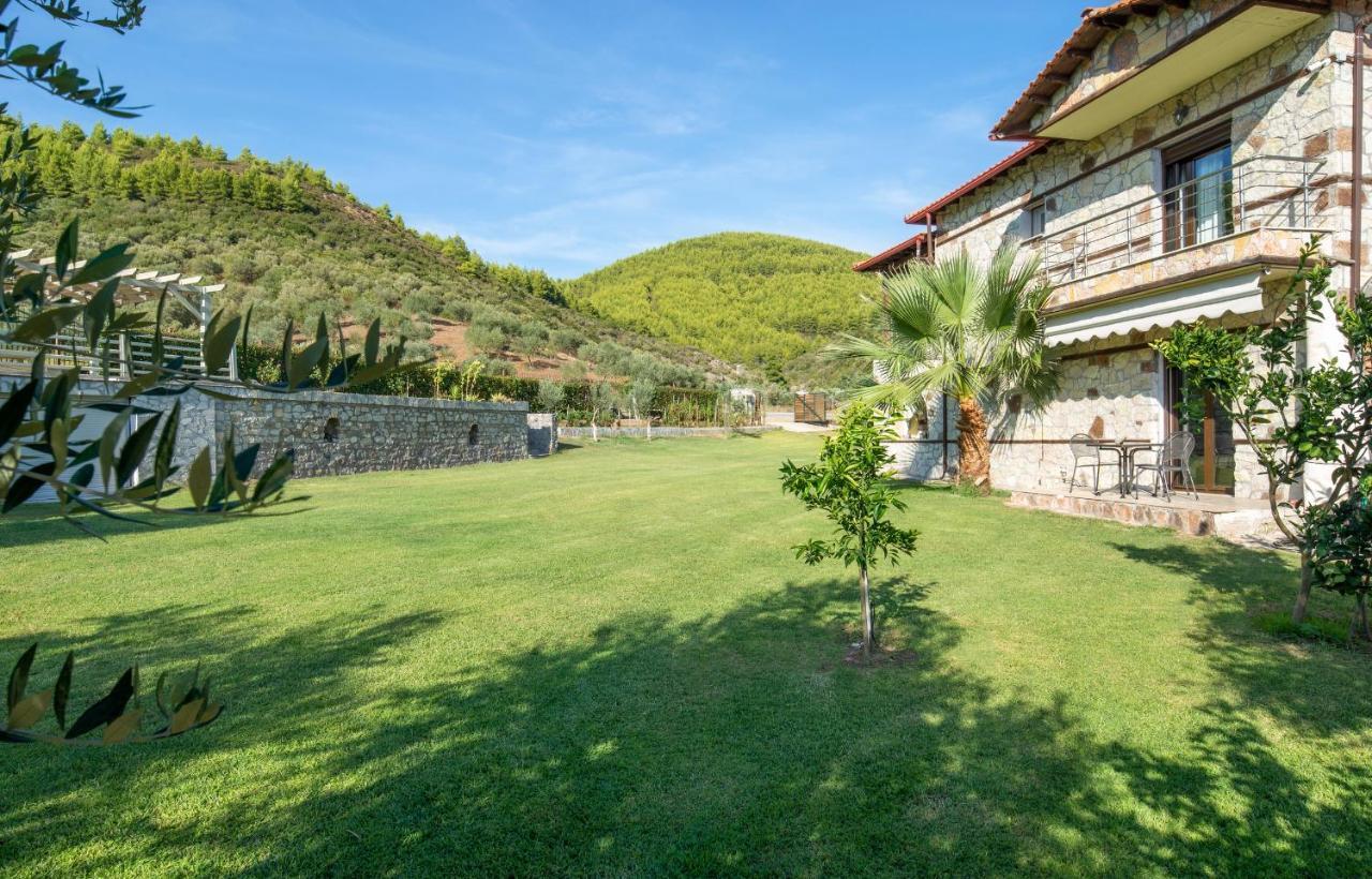 Niriides Hotel Porto Koufo Exterior photo